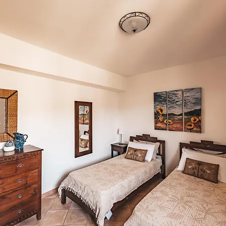 Belvedere Rosa - Self-catering With Pool And Views * 莫利亚诺