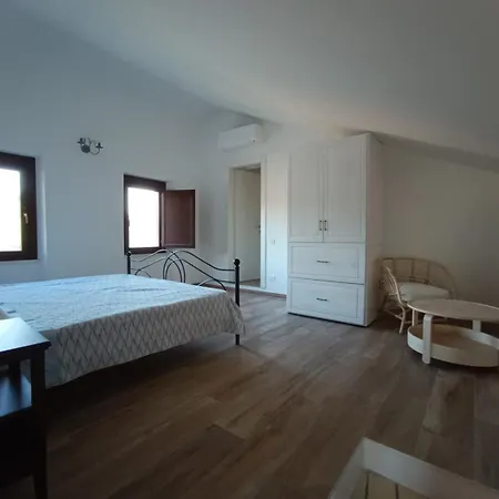 Belvedere Rosa - Self-catering With Pool And Views 莫利亚诺