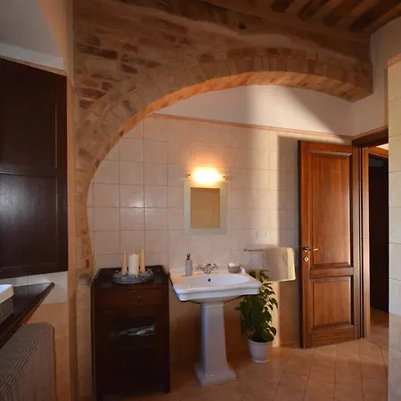 Belvedere Rosa - Self-catering With Pool And Views * Mogliano