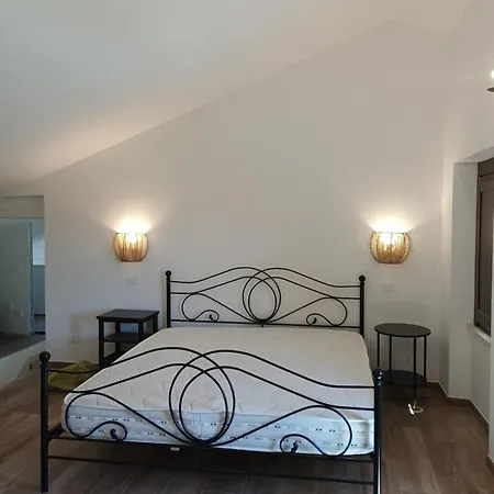 Appartamento Belvedere Rosa - Self-catering With Pool And Views Mogliano